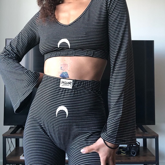 Flounce Sleeve Moon Striped Short and Top Set XS - Picture 2 of 2